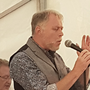 Free Template by uiCookies